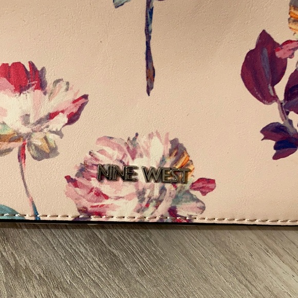 Nine West floral bag - Picture 2 of 2
